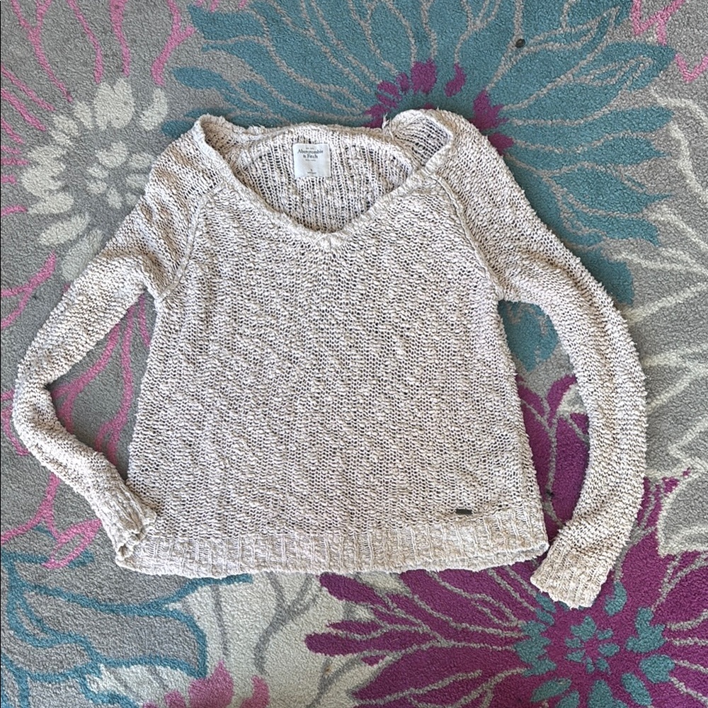 Abercrombie Women's Baggy Cream Cable Knit Pullover Sweater - small